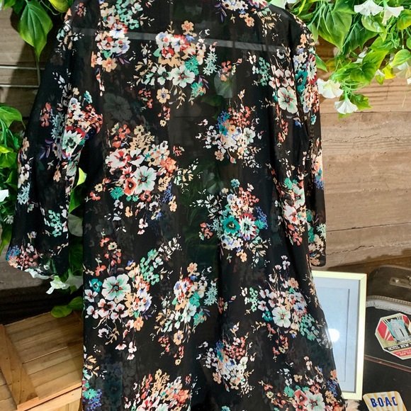 “2B BeBe” Black Floral Sheer Kimono - Picture 8 of 10